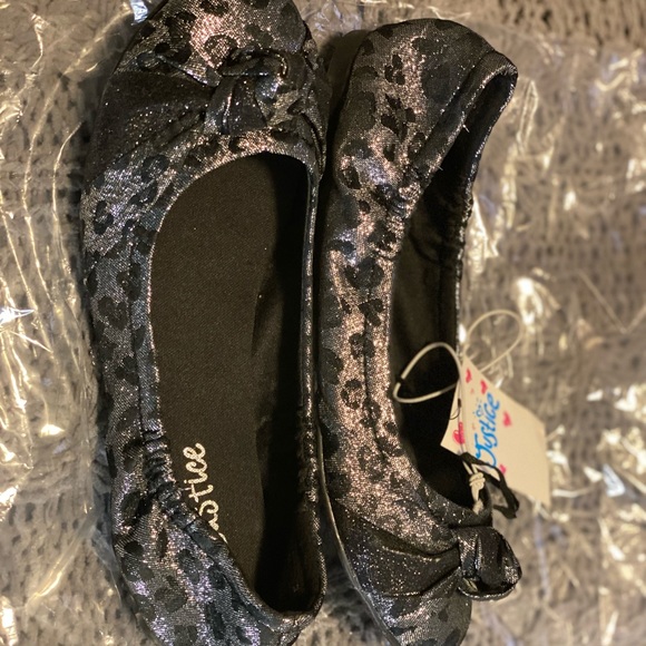 Justice shimmery flats - Picture 3 of 3